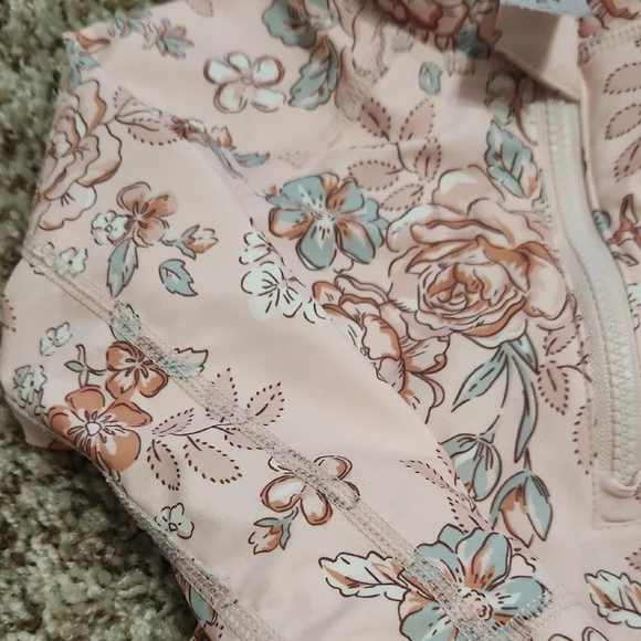 Floral Long Sleeve Swimsuit - Picture 3 of 5